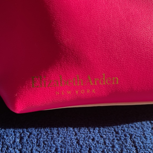 Elizabeth Arden makeup travel pouch - Picture 2 of 4